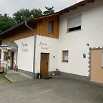 Haus Kleiner 3* إجينغ