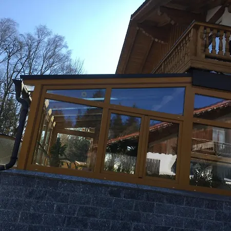 Haus Kleiner 3* إجينغ